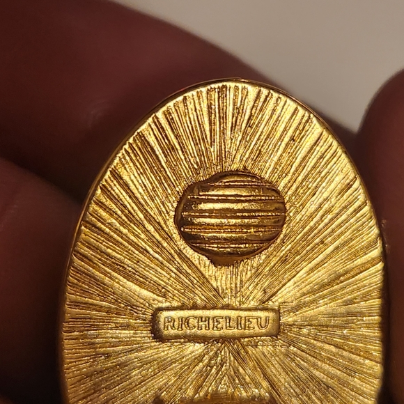 Authentic Richelieu Vintage Gold Earrings - Picture 4 of 5